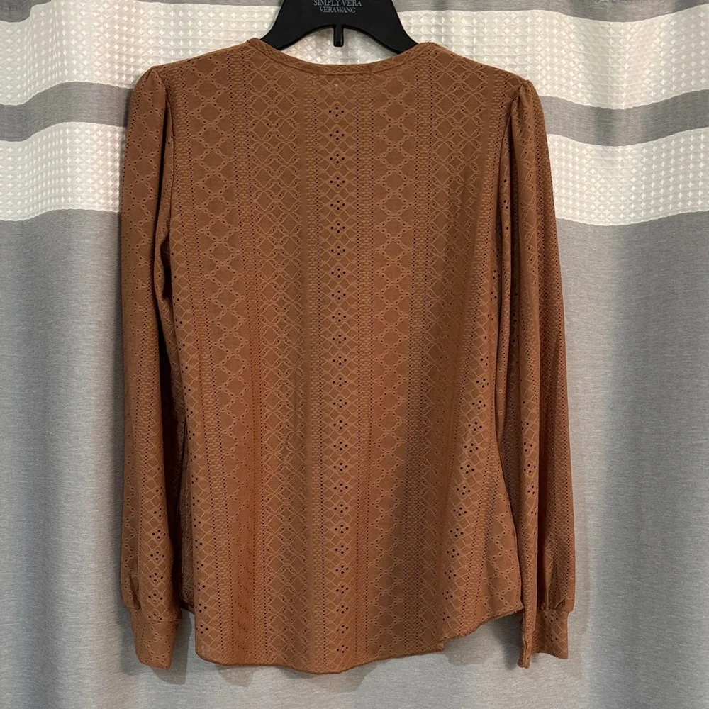 Eyelet Blouse Women’s Long Sleeve Like New - Picture 3 of 4